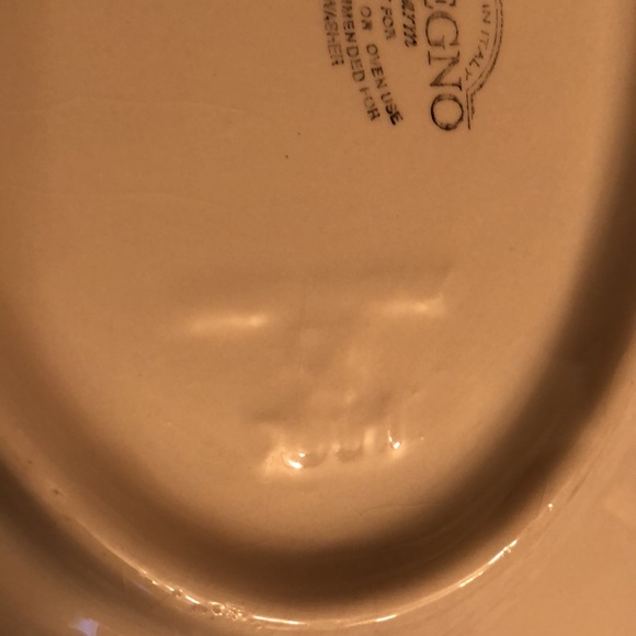 Disegno by Varm Deep Oval Platter Red Border/ Poinsettias&Holly, Gold Bands - Picture 4 of 4